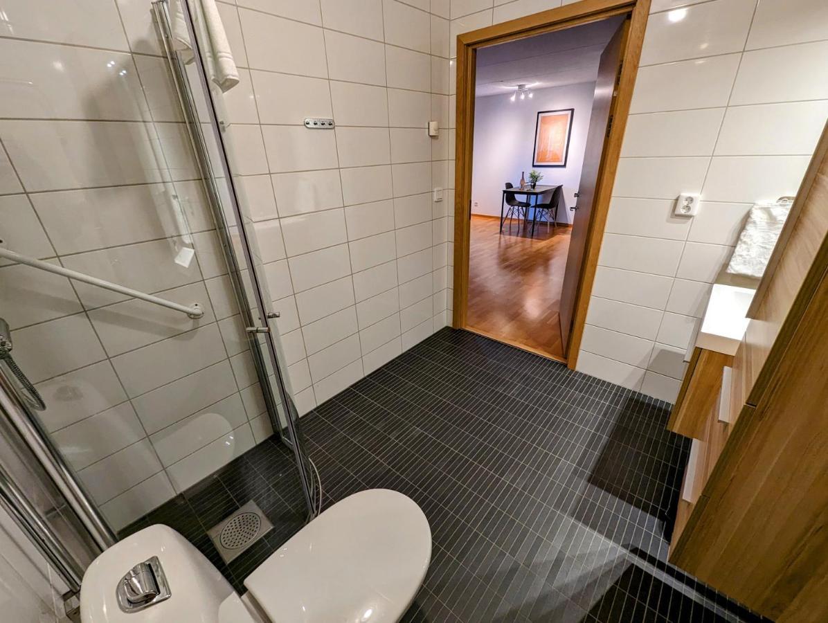 Hotell Bro Kristinehamn Esterno foto